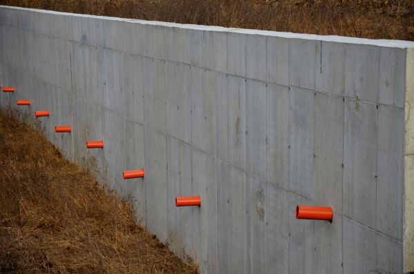 Cost of Retaining Wall Drainage in De Pere